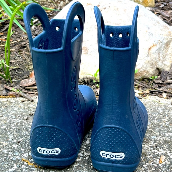 Kids Crocs Handle It Rainboots - Picture 4 of 6